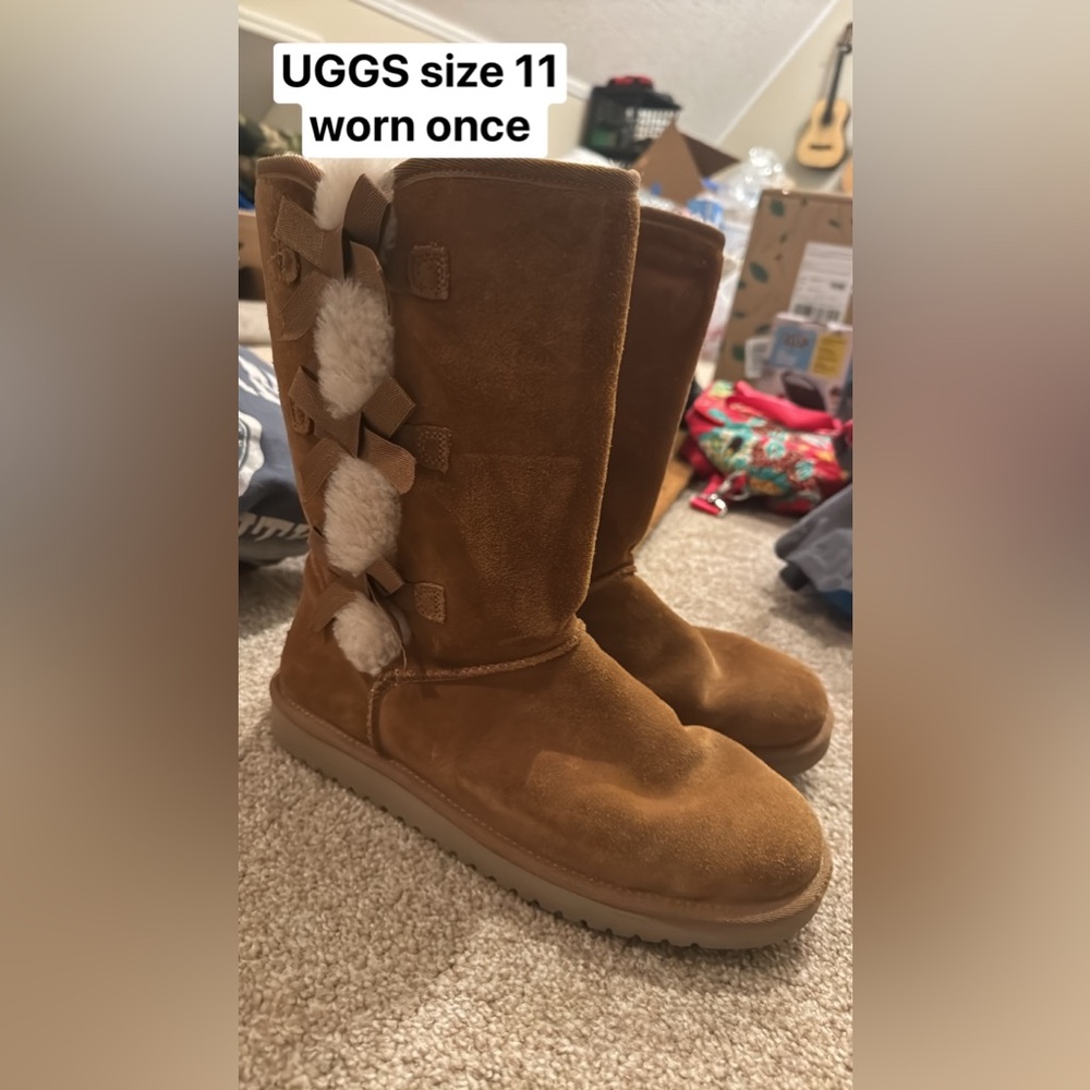 UGGS BOOTS